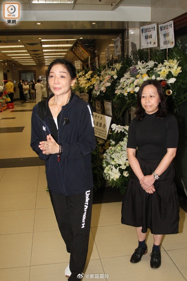 甄志强追悼会现场任达华江美仪苑琼丹等明星送悼念花牌