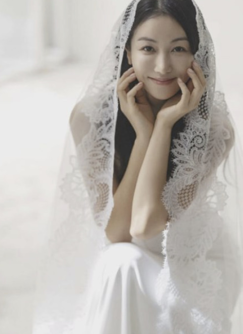 演员金素妍11月与非演艺圈男友秘密结婚 公开婚纱照分享幸福时刻