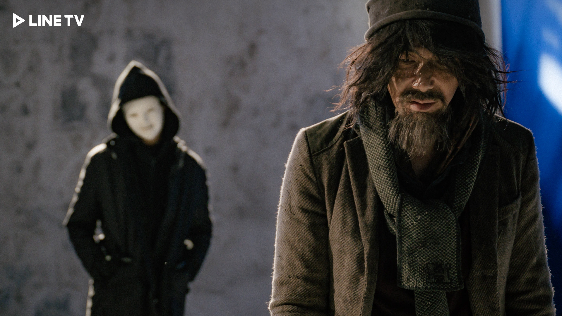 李李仁(右)與莫允雯主演「黑白盒子」。圖／LINE TV提供