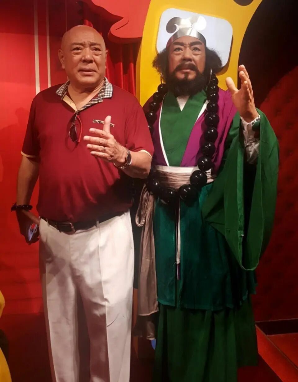 86版西游记沙僧扮演者闫怀礼与西游记续集沙僧扮演者刘大刚对比图