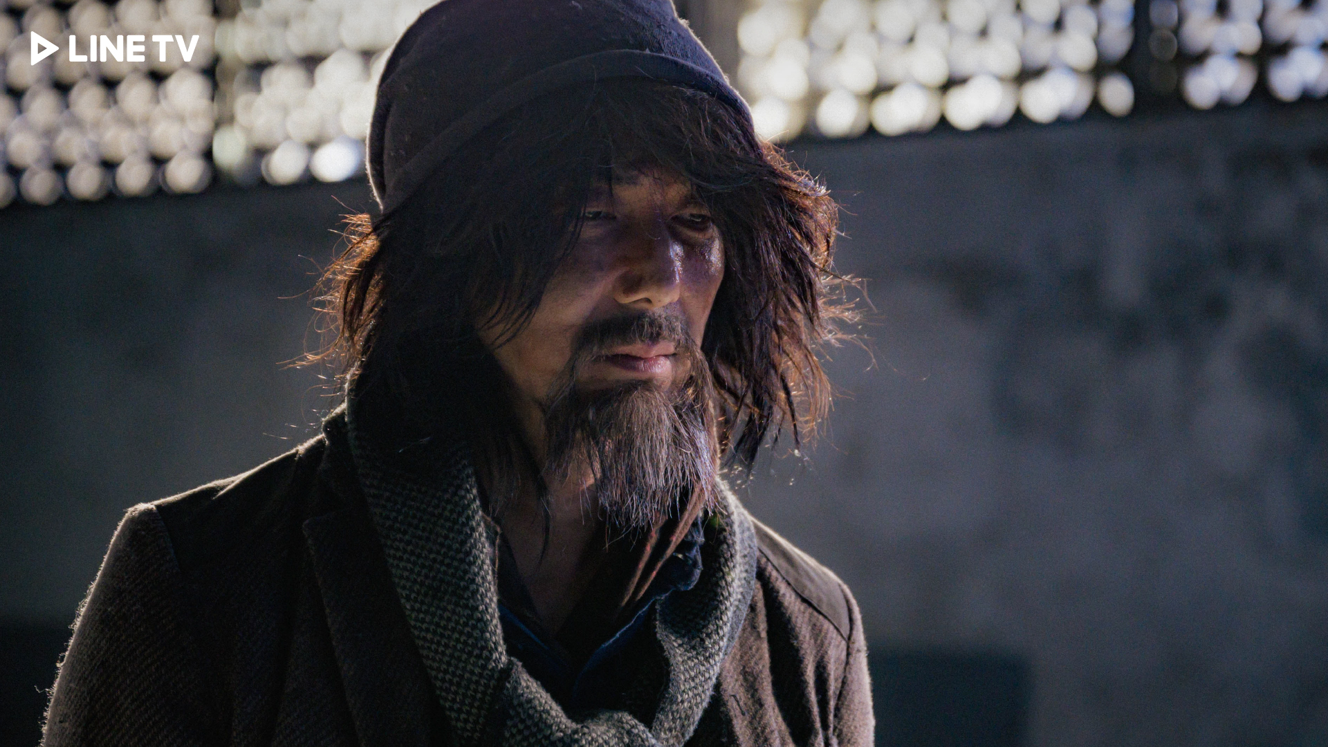 「黑白盒子」李李仁流浪漢造型讓人認不出。圖／LINE TV提供