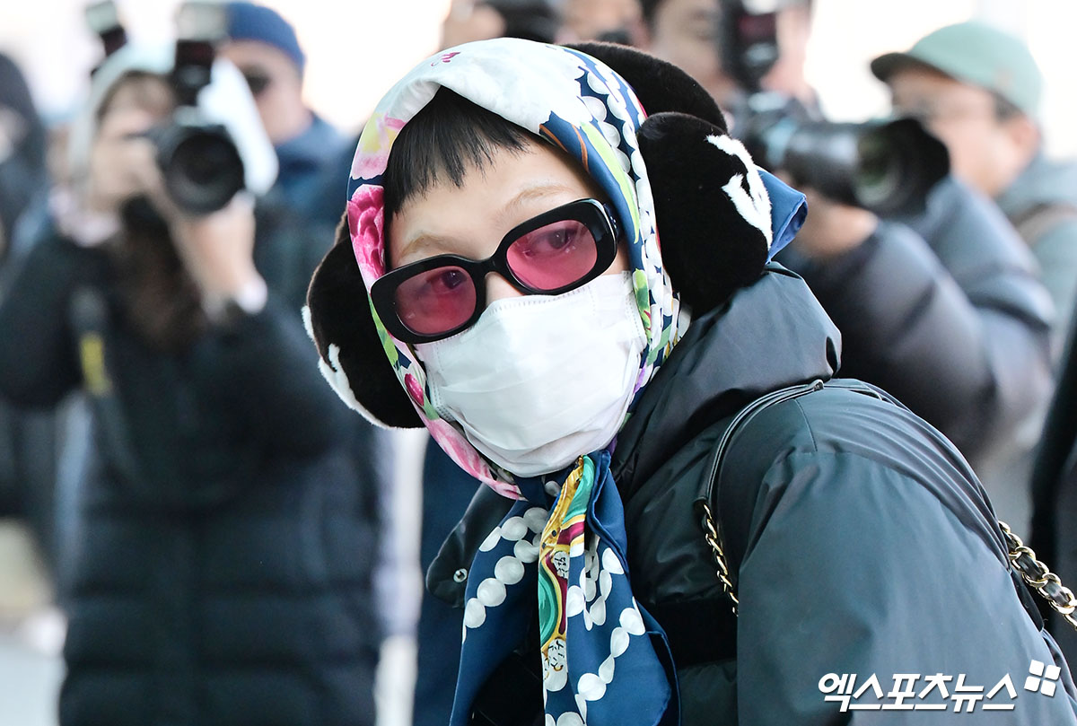 G-Dragon 2025 MAMA Awards演出争议：经纪公司回应与网友两极评价