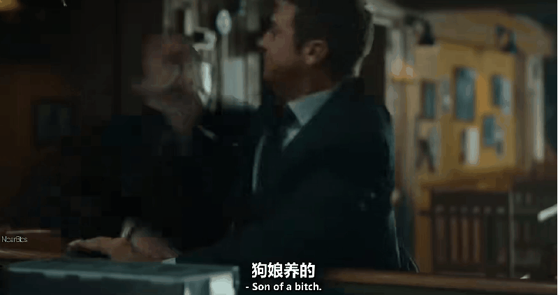 第四季中新黑帮大佬弗兰克与女典狱长妮娜登场对峙的画面