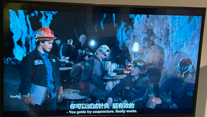 护士梅格因成瘾被解雇并在戒断中痛苦挣扎的镜头