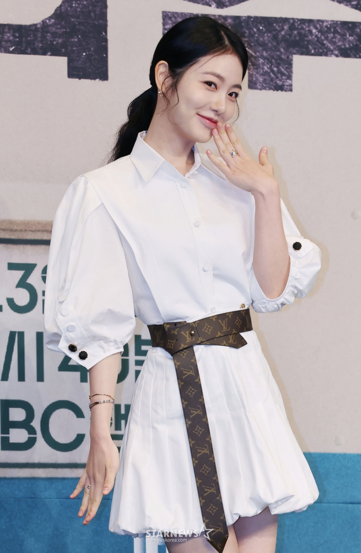 演员申艺恩与安皮奥续约 新作《존버닥터》搭档李在旭