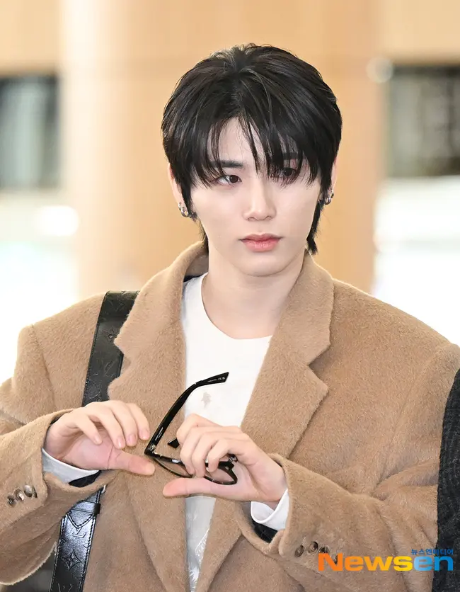 韩国男团BoyNextDoor 12月12日经金浦国际机场启程赴日执行海外行程纪实