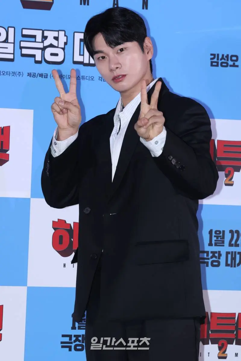 演员李伊景出席《Hitman 2》试映会 私生活争议引综艺退出等连锁反应