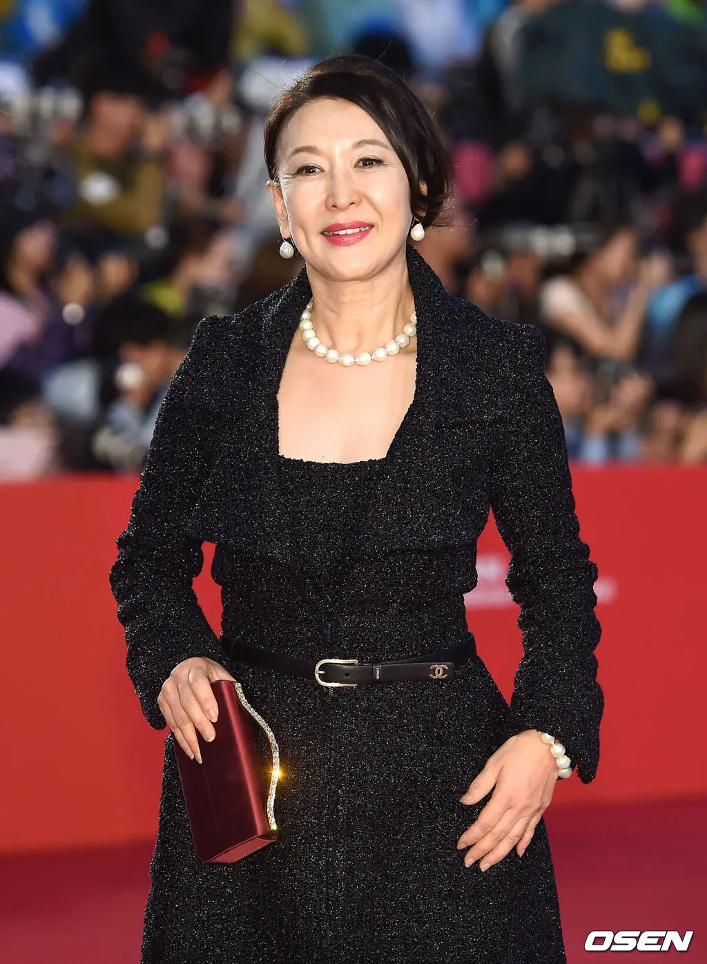 韩国演员尹锡华被误传离世：协会紧急澄清她仍与脑肿瘤病魔抗争中