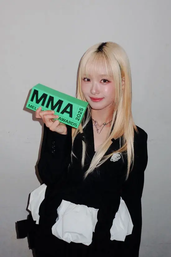 韩创作歌手HANRORO在MMA2025夺下“Track Zero Choice” 用《柚子杏俱乐部》世界观席卷乐坛与文坛