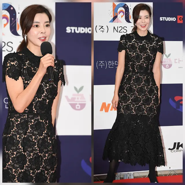 从金圭丽春史国际电影节红毯造型，看46岁女演员如何用黑色蕾丝礼服穿出优雅“黑蔷薇”气质