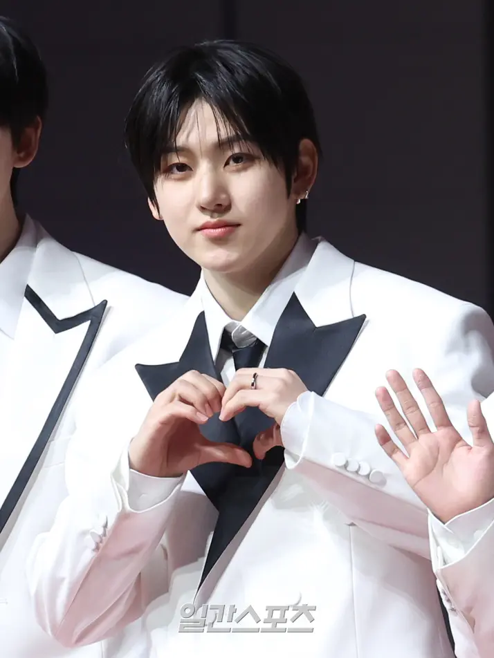 2025 SBS 가요대전红毯现场照片说明