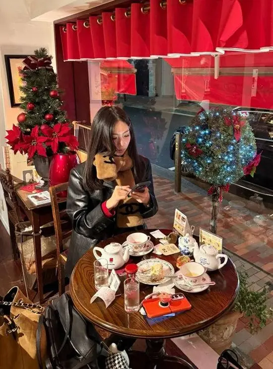 黄新惠女儿李真伊圣诞节后晒近照　从出道到新剧出演的演艺步伐