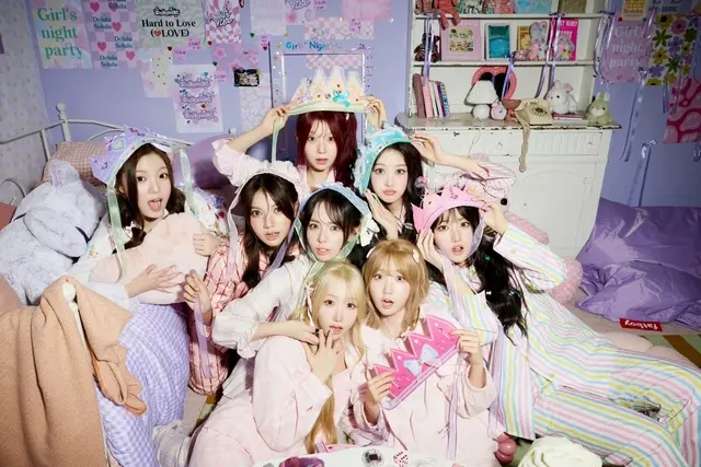 女团SAY MY NAME以《&Our Vibe》结束2025年，用一整张EP讲完成长与自信的故事