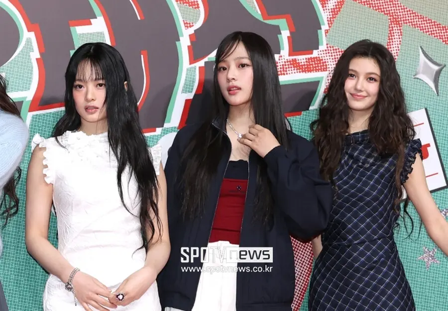 NewJeans成员Hanni、Minji、Danielle在活动现场同框合影
