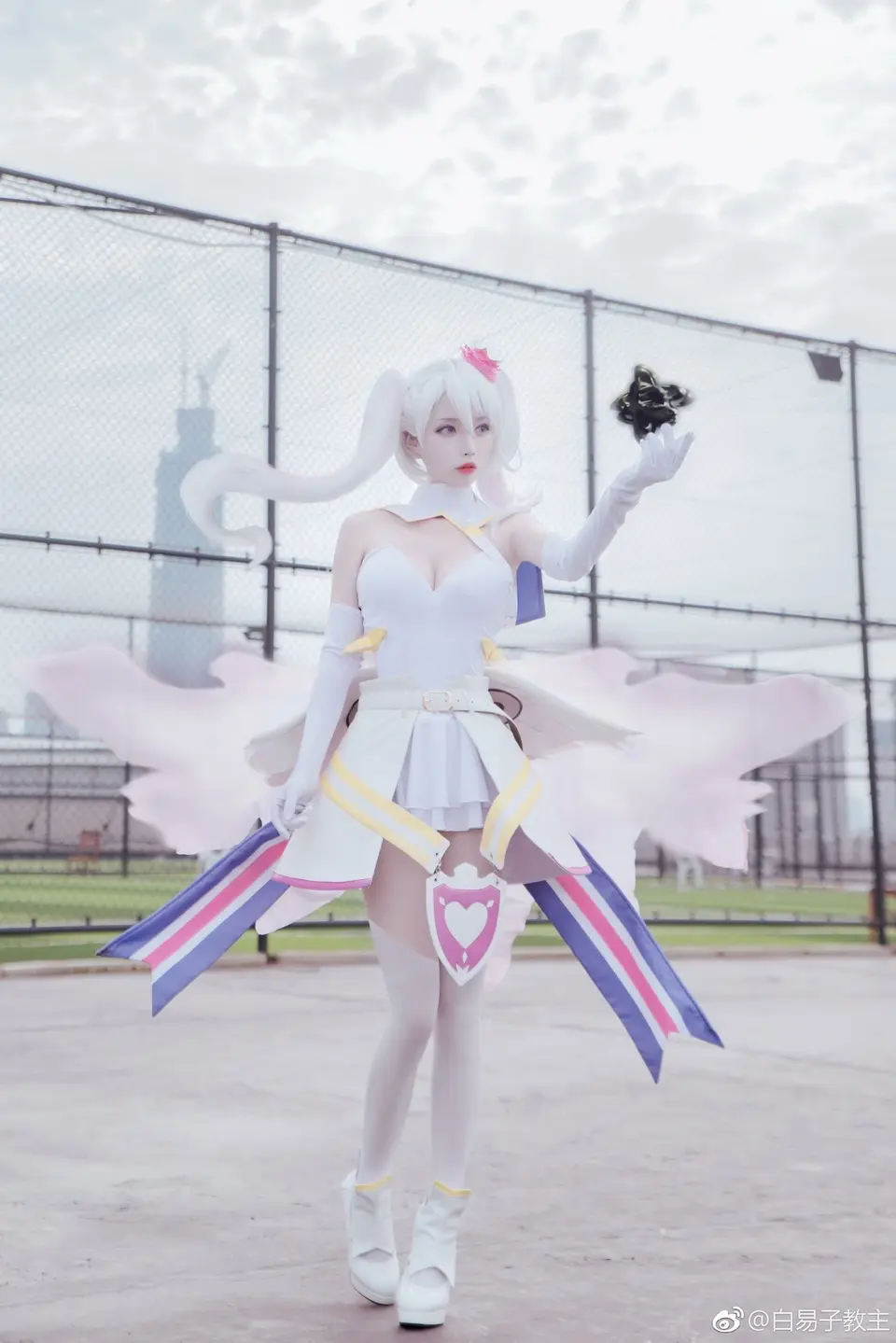 古风Cosplay神级现场：岁月藏锋刻画风霜脉络，这组意境大片美到窒息