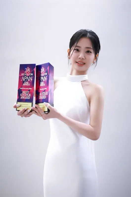 郑秀彬年末再夺双奖：从《善意的竞争》走到亚洲明星的新锐一年