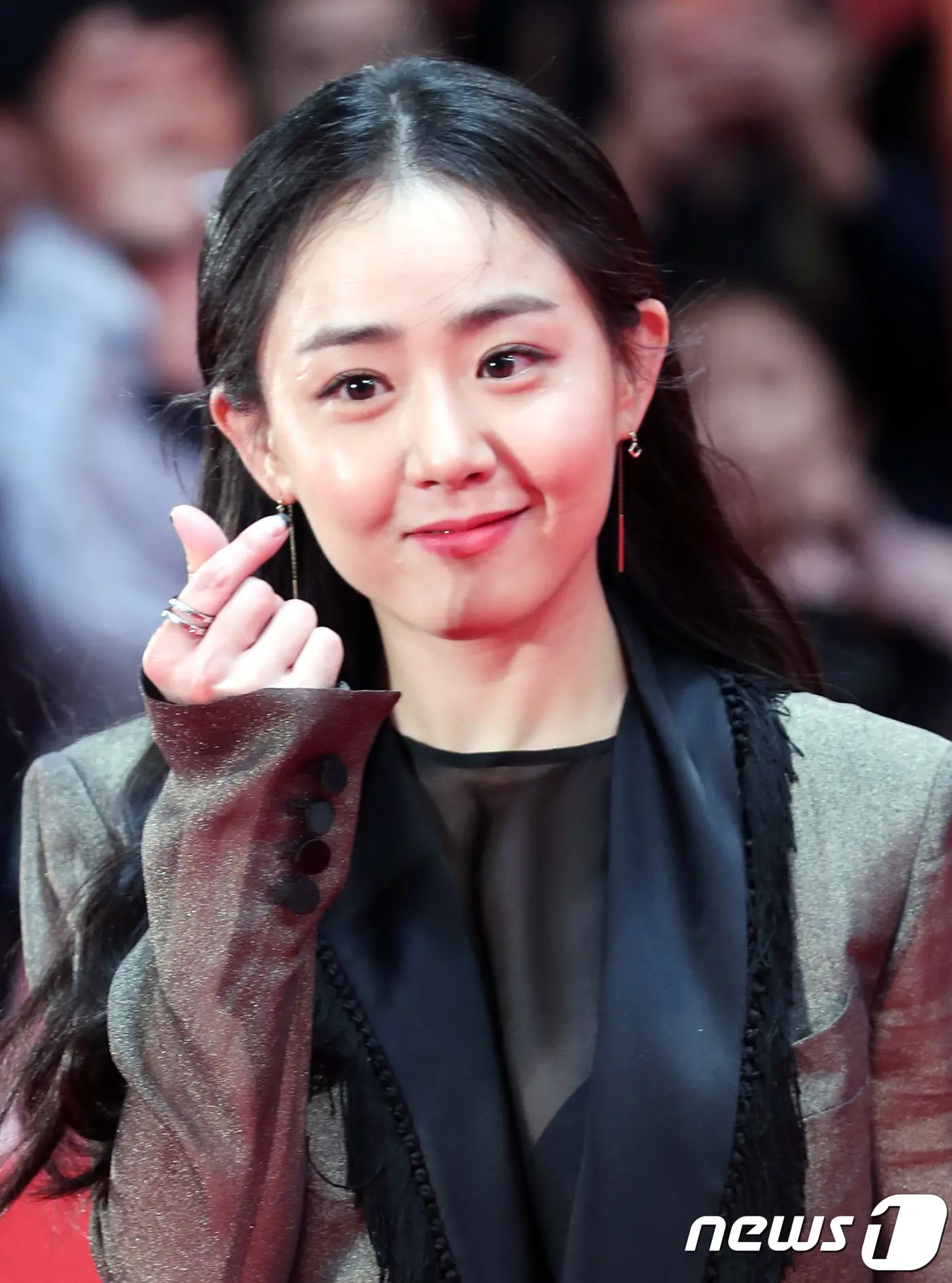 文根英时隔9年重回话剧舞台《孤儿》明年大学路TOM 1馆开演