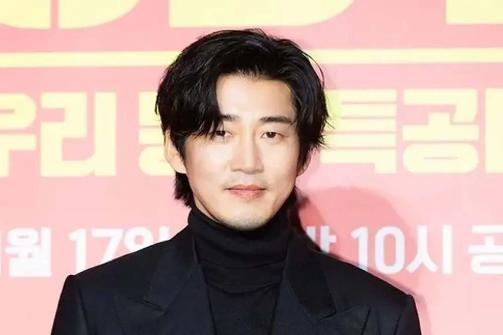 尹启相深夜放闪！百亿CEO娇妻车惠英罕见露面，2025年SBS演技大赏告白甜翻众人