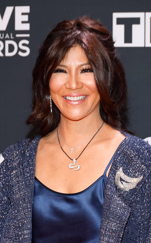 朱莉·陈·穆恩维斯Julie Chen Moonves谈论早期的眼部整形手术