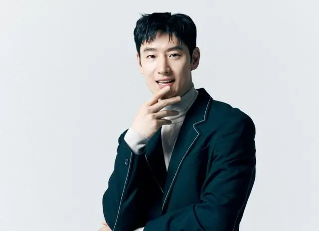 李帝勋手捧SBS演技大赏奖杯发表获奖感言,分享《模范出租车3》幕后故事