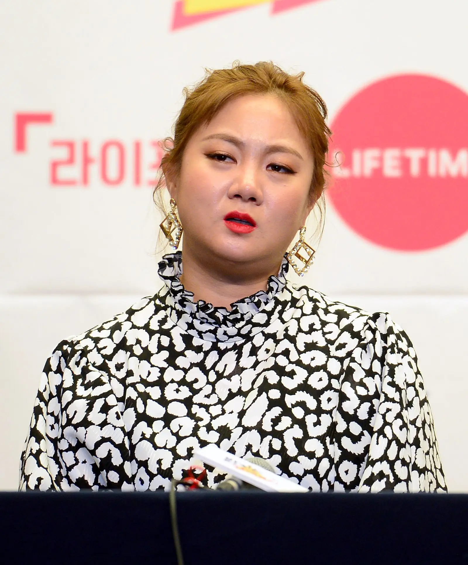 朴娜莱深陷3000万韩元活动费风波：前经纪人坚称“双方已协商”，公司怒斥“偷换账户”
