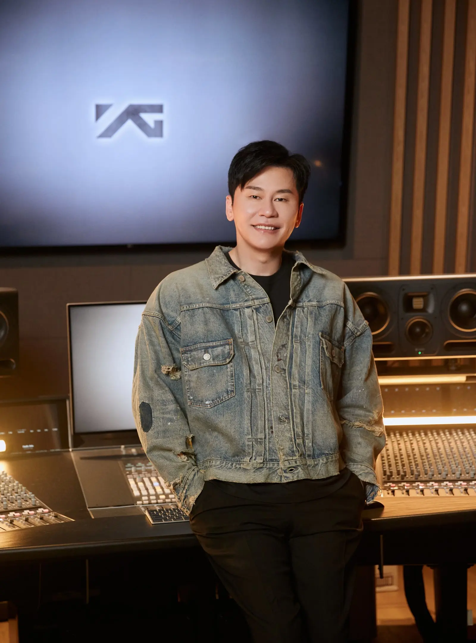 YG总制作人杨贤硕时隔8年回归选秀一线，2026特别企划寻找即战力新人