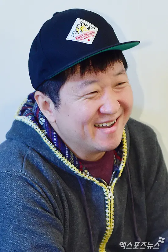 郑亨敦母亲葬礼上的“黑色幽默”：跪地不起与香炉插花的爆笑瞬间