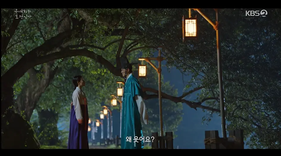 洪民职坚决反对婚事,李烈与洪恩조在月光下无奈对视