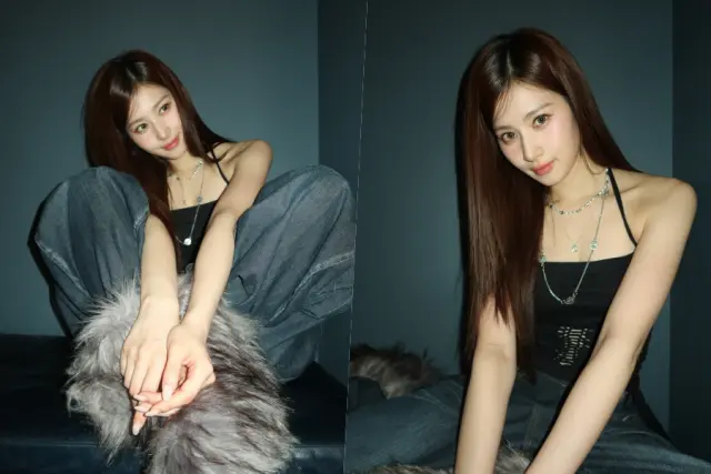 TWICE成员Sana身穿黑色挂脖背心和牛仔裤，深夜展示完美的肩颈线条和蚂蚁腰