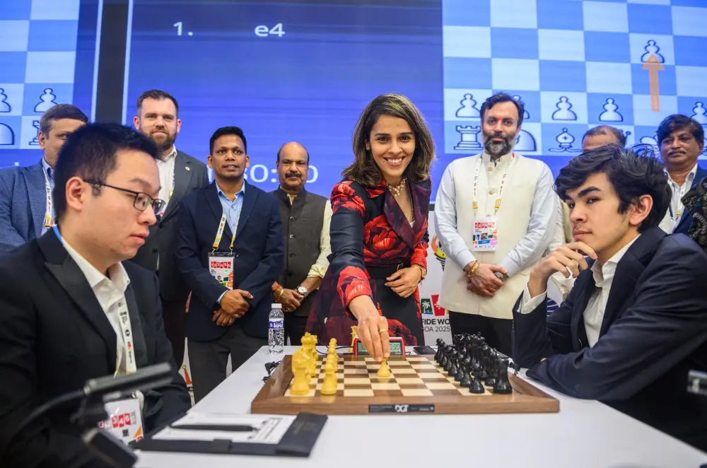 2025国际象棋世界杯决赛深度解析:韦奕、辛达罗夫争冠,埃斯彭科获季军