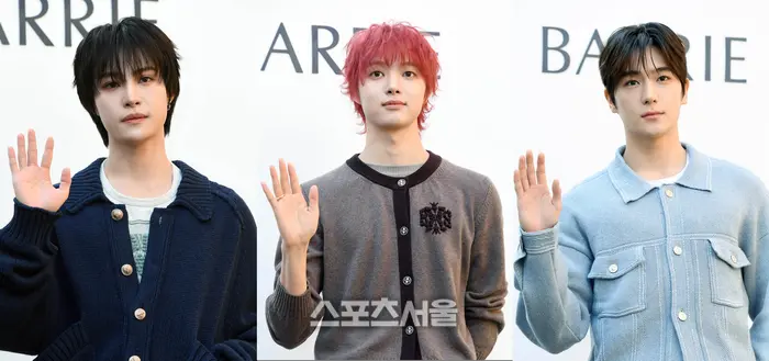 NCT扬扬与The Boyz贤在准时出席活动拍照