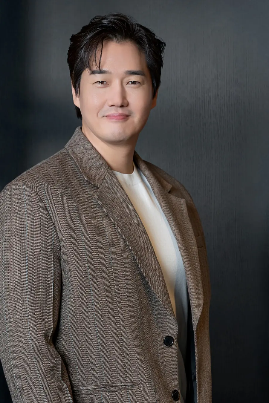 刘智泰新片《与王同住的男人》化身最强反派,谈韩明浍想当王