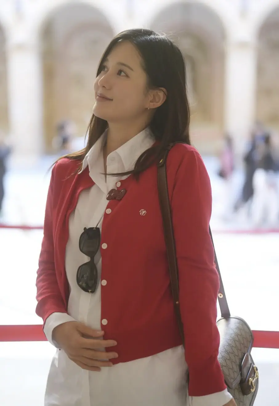 南宝拉与丈夫及妹妹们在西班牙旅行的温馨合影