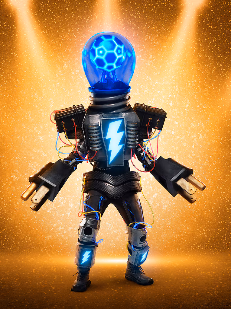 节目后台面具制作细节展示