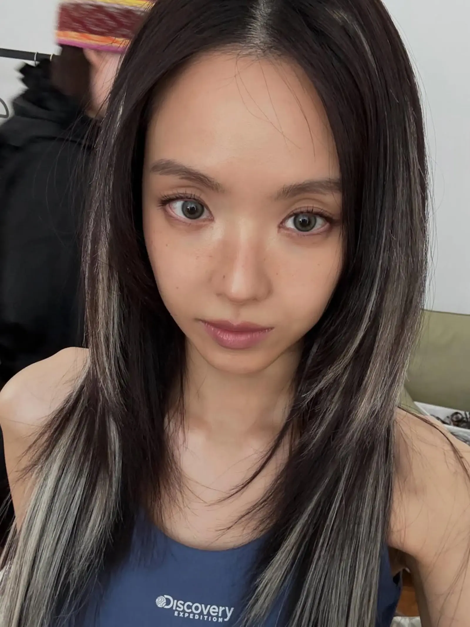 孙娜恩社交媒体更新近况照,为新剧金部长造势