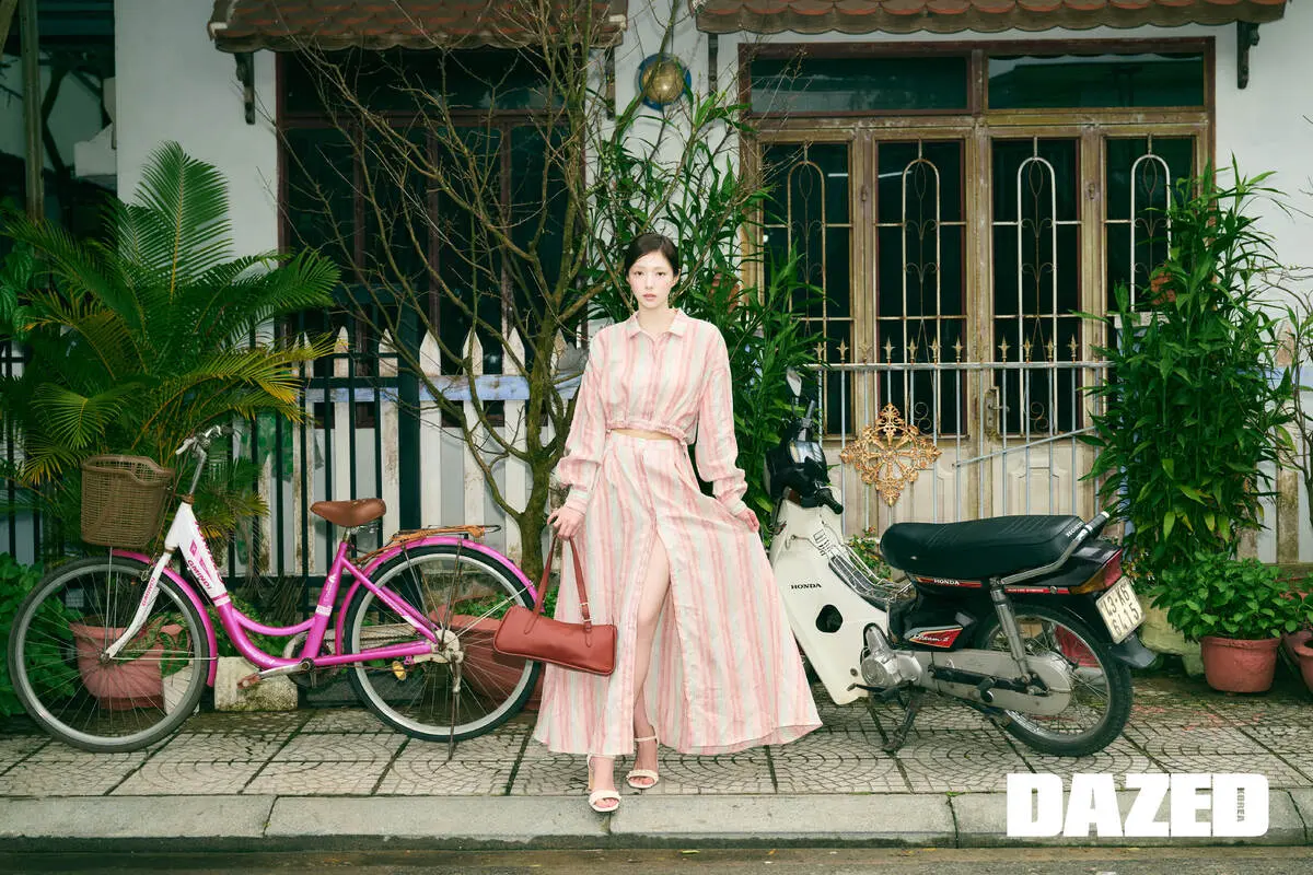 蔡秀彬穿着Longchamp新款服饰拍摄Dazed杂志展现成熟优雅气质
