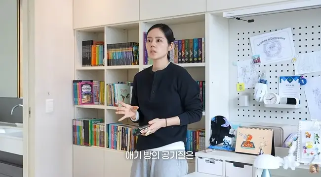 韩佳人在视频中分享女儿房间的秘密以及育儿趣事