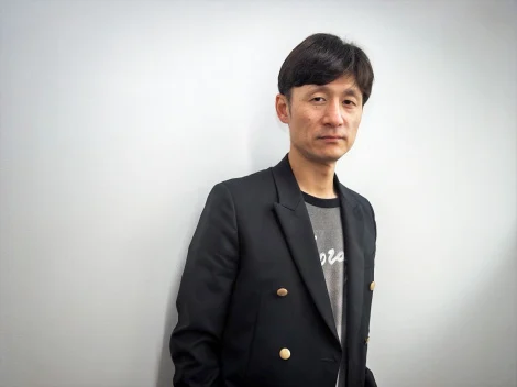 李相日导演凭借电影《国宝》获得文部科学大臣赏的颁奖现场图