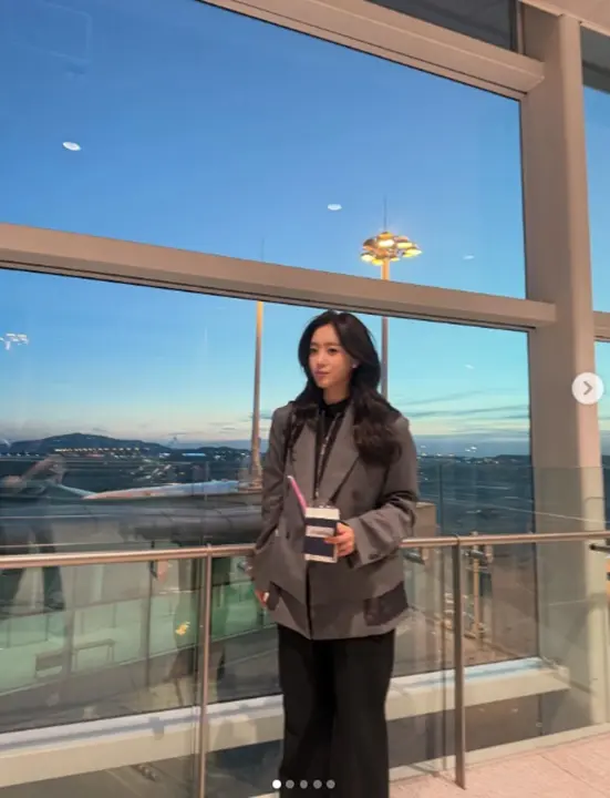 T-ara咸恩静在越南机场休息,结束电视剧拍摄后享受当地越南河粉美食