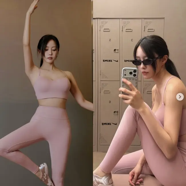 T-ara孝敏身穿黑色Bra Top和紧身Leggings在健身房对着镜子自拍,展示优越的直角肩和腹肌线条