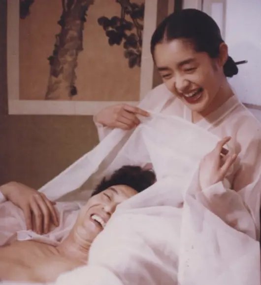 李智恩在电视剧阳光场地中饰演假小子的经典造型