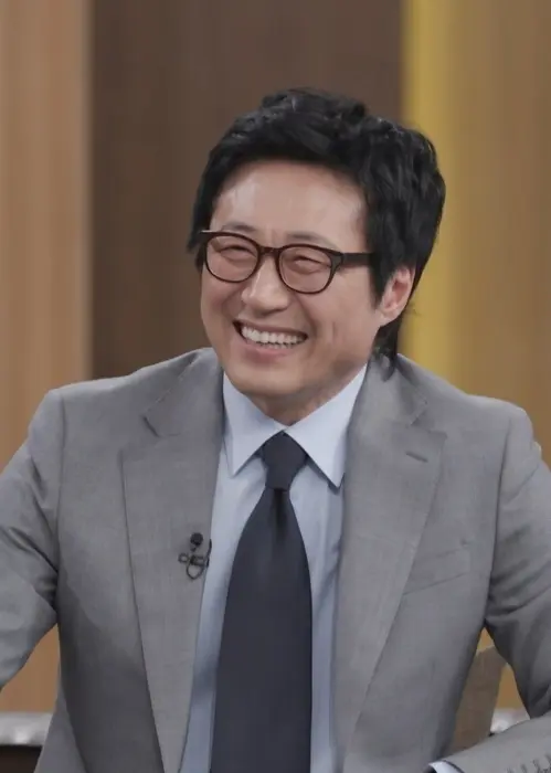 朴信阳转型画家13年，正面回应逃避演艺圈流言，揭秘“美术馆迁移”背后的热血故事