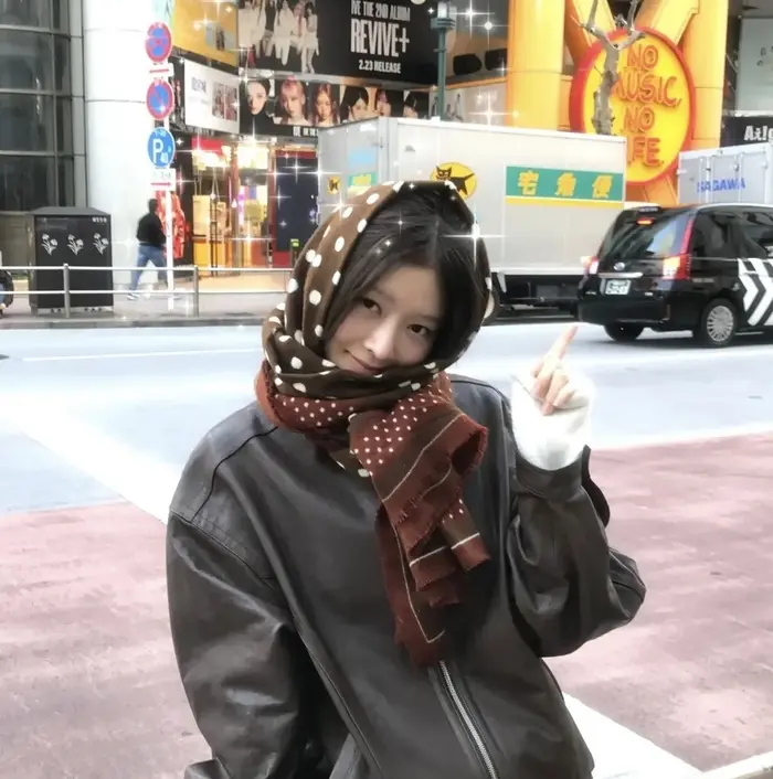 IVE Rei展示LUNA全新升级持久遮瑕膏与气垫的完美妆效