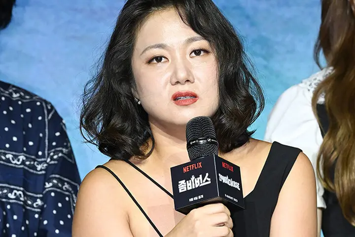 朴娜莱因涉嫌非法医疗及职场霸凌争议导致演艺事业全面停摆的相关报道画面