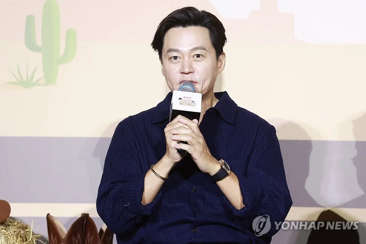 李瑞镇在首尔龙山CGV出席奈飞全新韩国综艺制作发布会现场