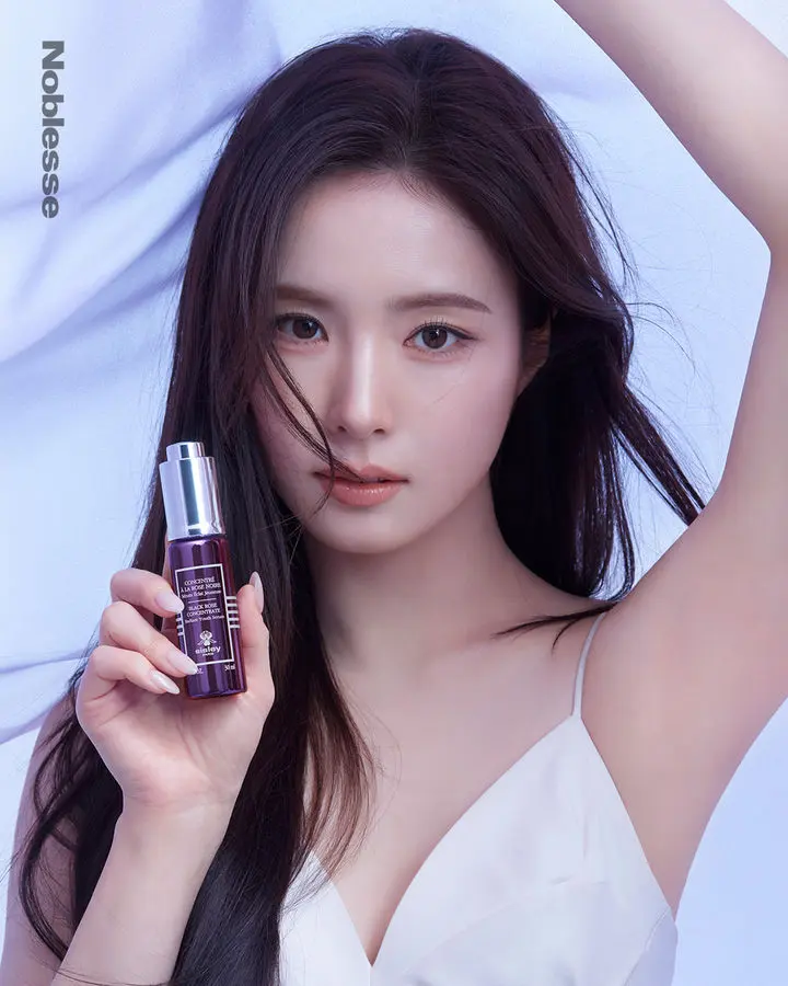 申世景《Noblesse Korea》极简风格与自然底妆画报