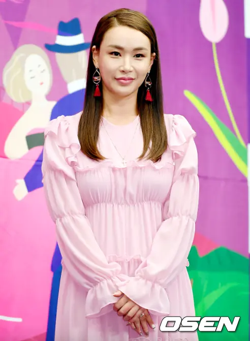 裴允静在节目中展示丈夫杂乱无章的专属房间