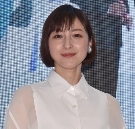 广末凉子时隔25年举办演唱会现场照，如今正式宣布复出