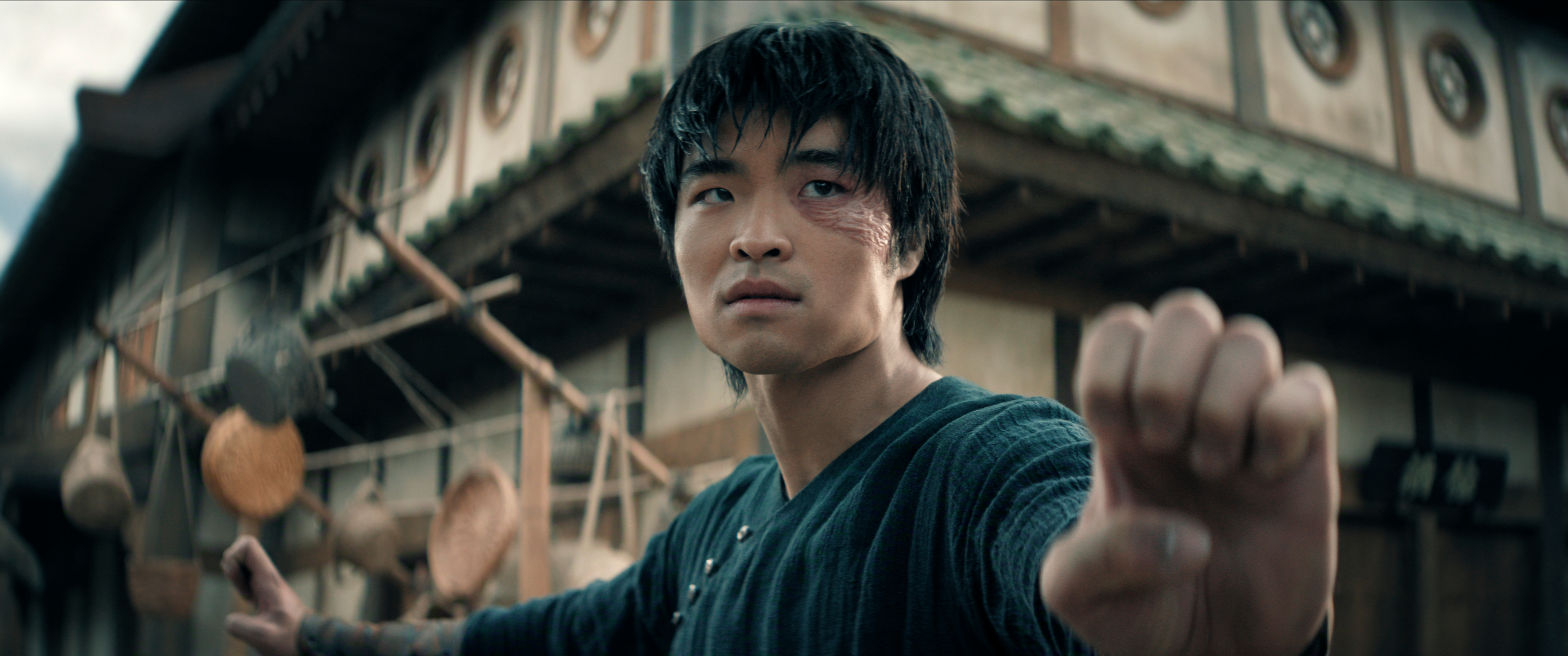 网飞《降世神通》第二季幕后特辑首曝，拓芙加盟引热议