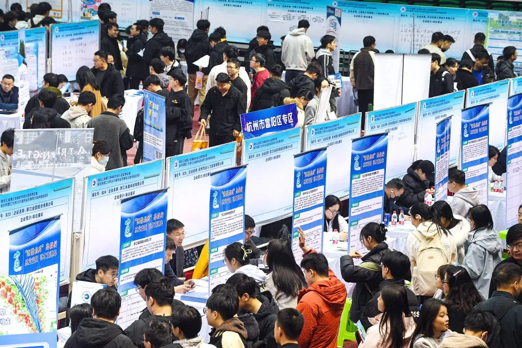 AI引发失业潮?专家揭示算法共谋才是职场真实威胁